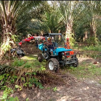 جرار الكابينة المفتوحة لمزارع زيت النخيل مع سرعة PTO 240-1340 دورة في الدقيقة والإطارات الزراعية