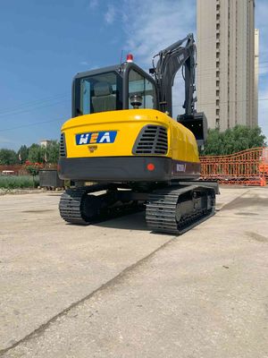 حفار صغير مجنزر 5.8 * 2.0 * 2.1 م كحد أقصى. نصف قطر الحفر 6.1 م مشابه لـ Komatsu PC60