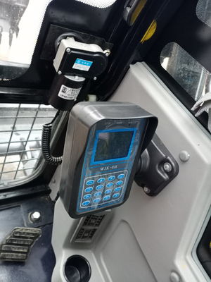 7500kg وزن الجهاز حفرة صغيرة مع ضغط النظام الهيدروليكي 27Mpa